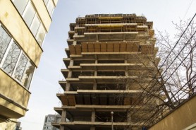 Primăria Chișinău oprește lucrările de construcție a trei blocuri de locuit după ce a luat act de poziția locatarilor din preajma șantierului